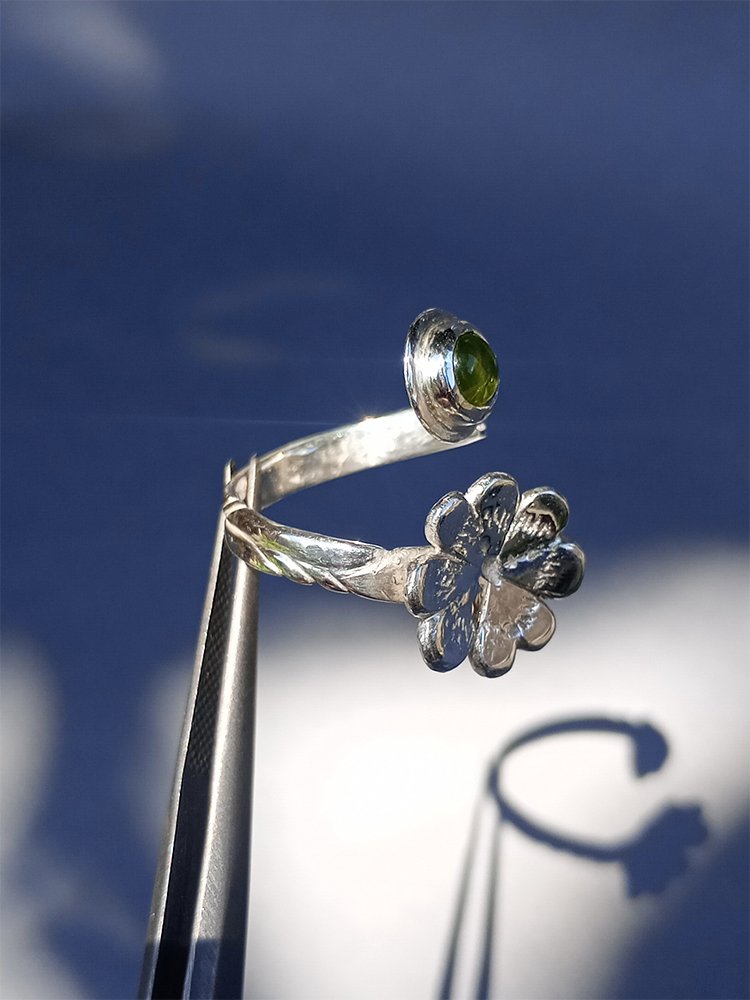 Anillo Trébol Peridoto - Imagen 2